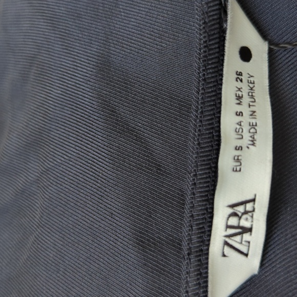 Zara Buttoned Front Crop Top - Picture 15 of 16